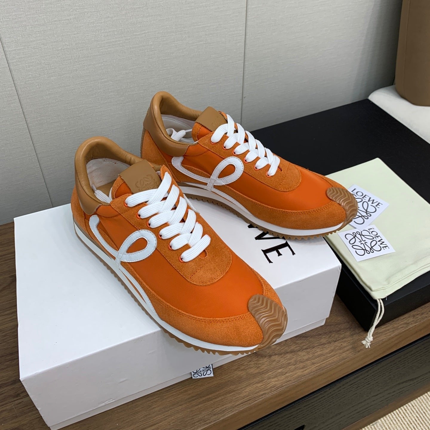 LW FLOW RUNNER SNEAKER ORANGE SUEDE