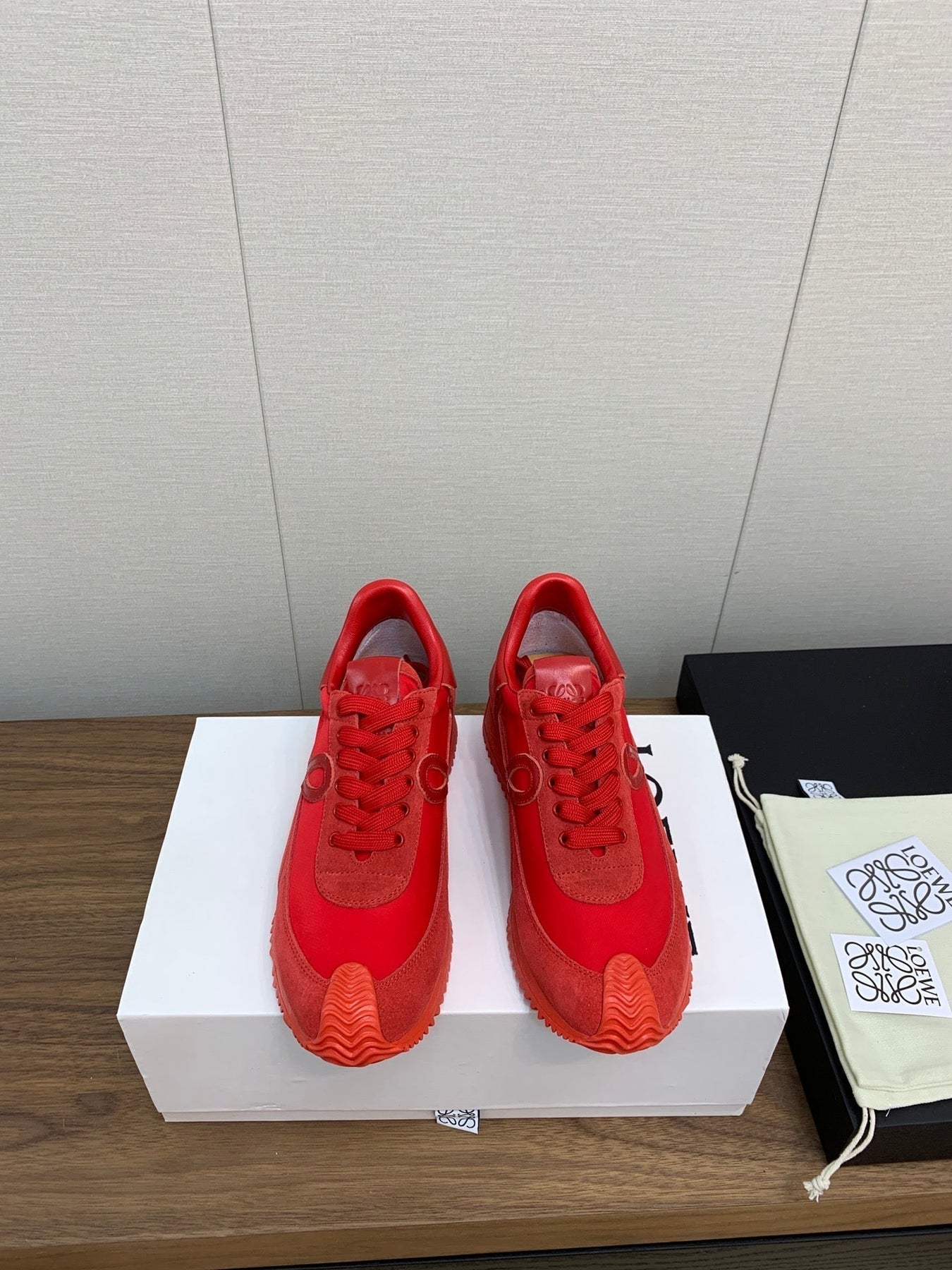 LW FLOW RUNNER SNEAKER RED SUEDE