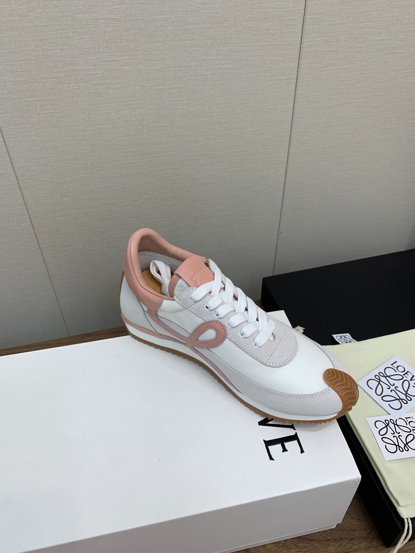 LW FLOW RUNNER SNEAKER WHITE-PEACHY SUEDE