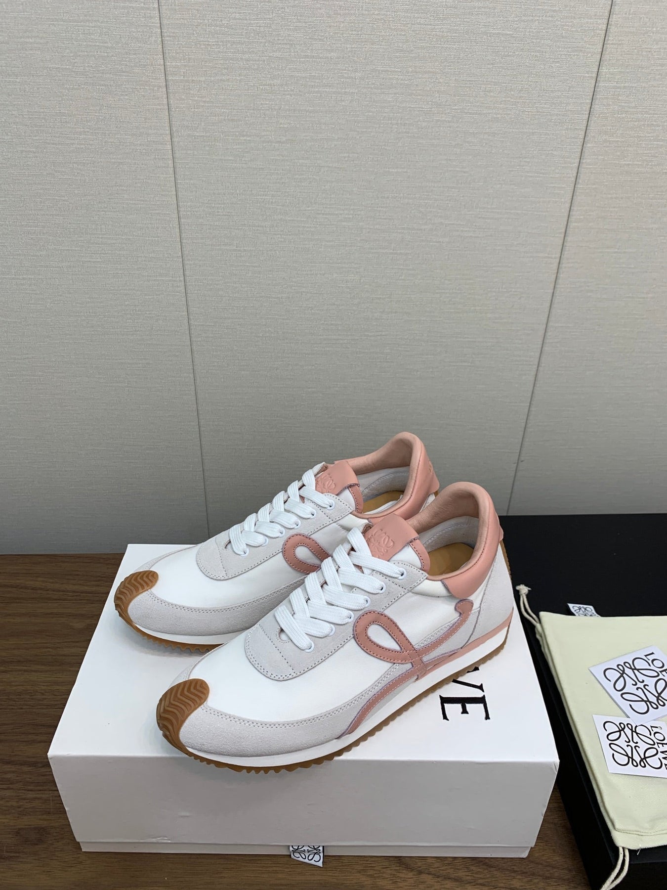 LW FLOW RUNNER SNEAKER WHITE-PEACHY SUEDE