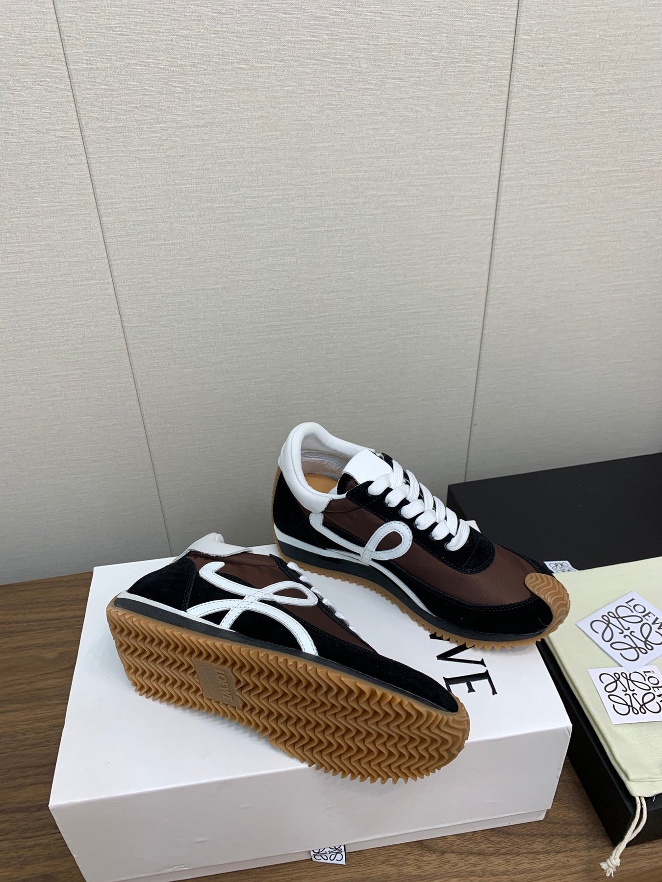 LW FLOW RUNNER SNEAKER BLACK-BROWN SUEDE