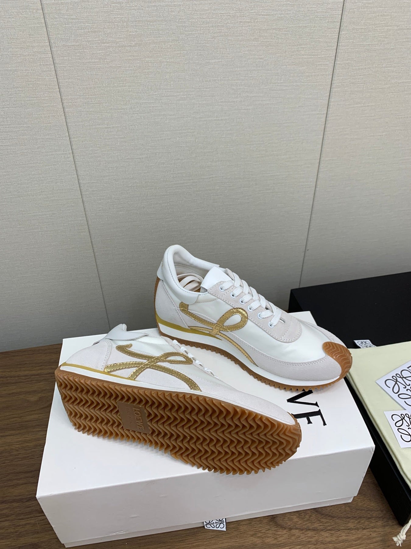 LW FLOW RUNNER SNEAKER WHITE-BROWN SUEDE