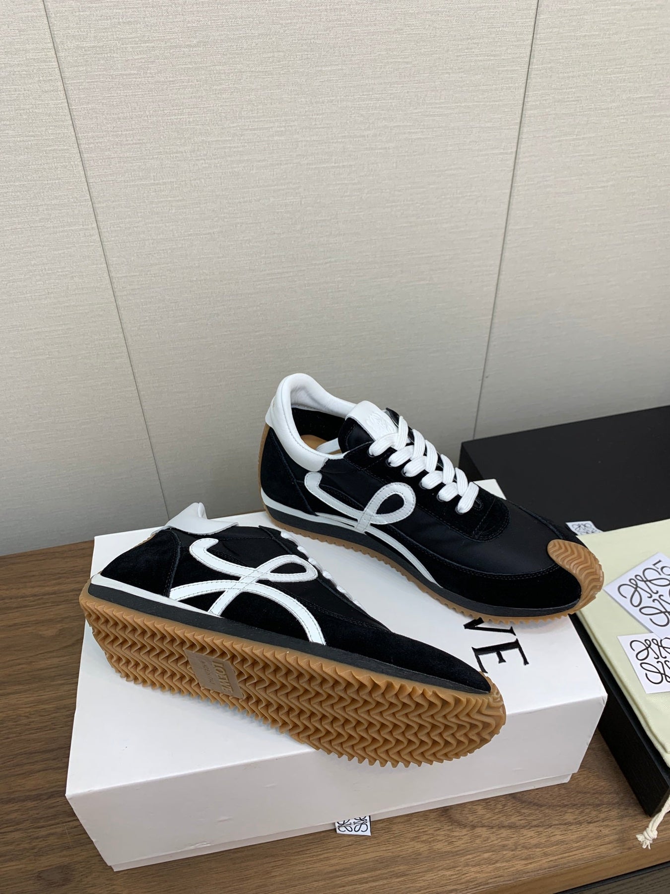 LW FLOW RUNNER SNEAKER BLACK-BROWN SUEDE