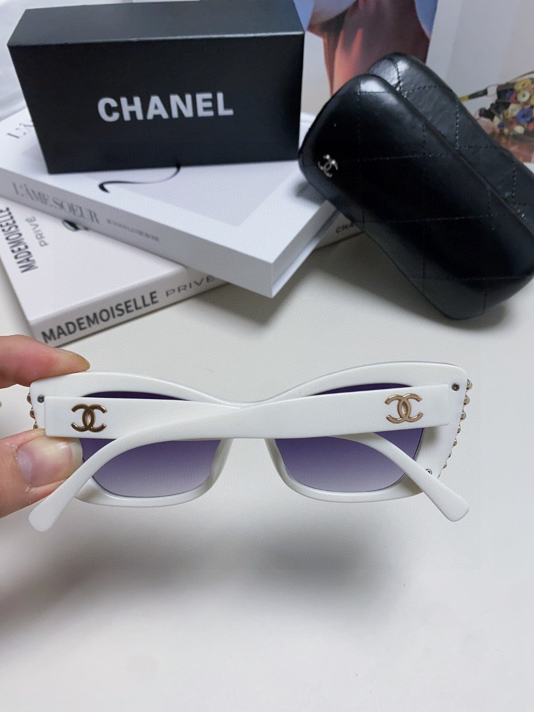 CAT EYE SUNGLASSES 632700 IN WHITE ACETATE EMBOSSED PEARL