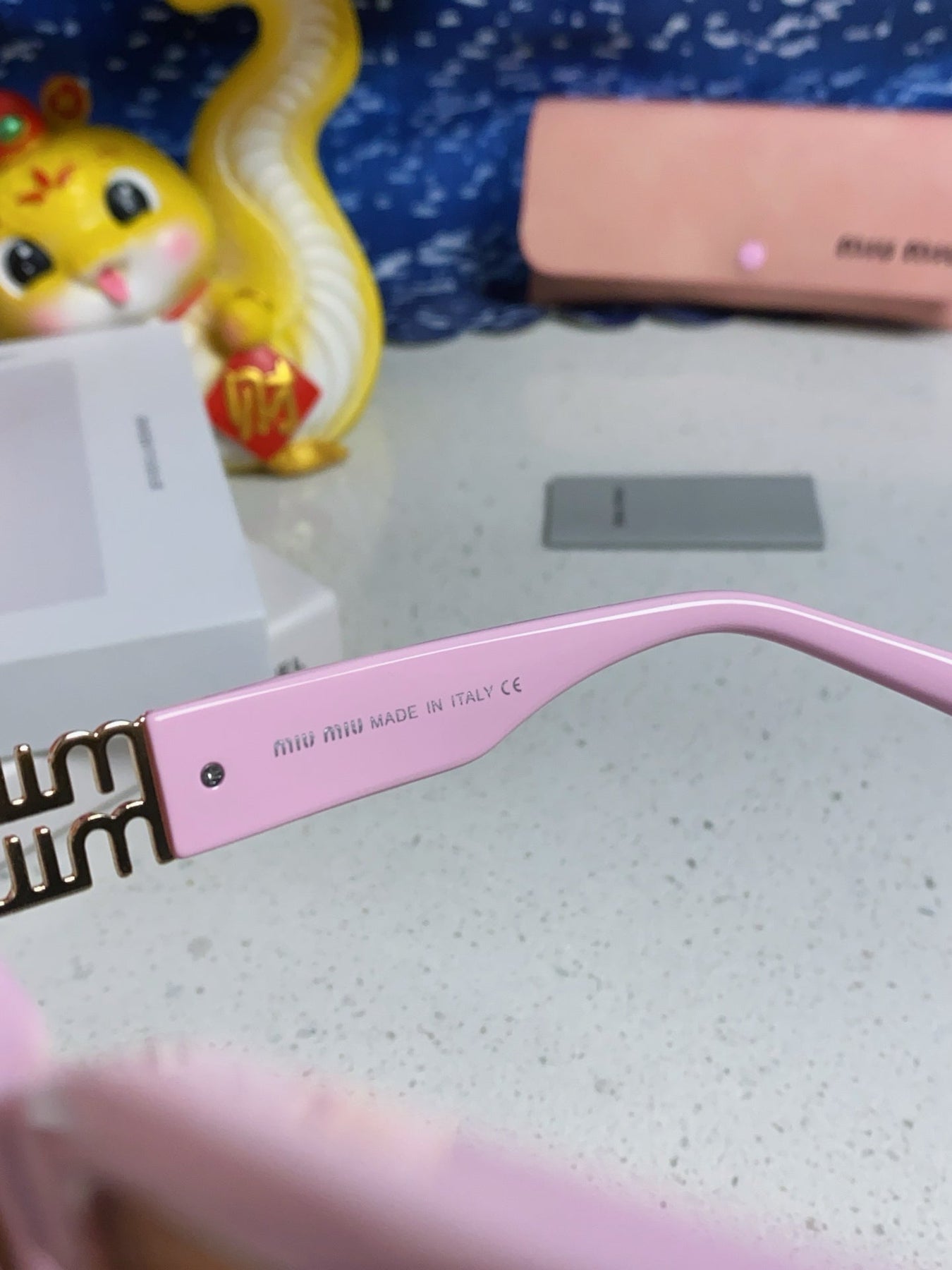 GLIMPSE SUNGLASSES 558345 IN PINK ACETATE GOLD EMBOSSED LOGO