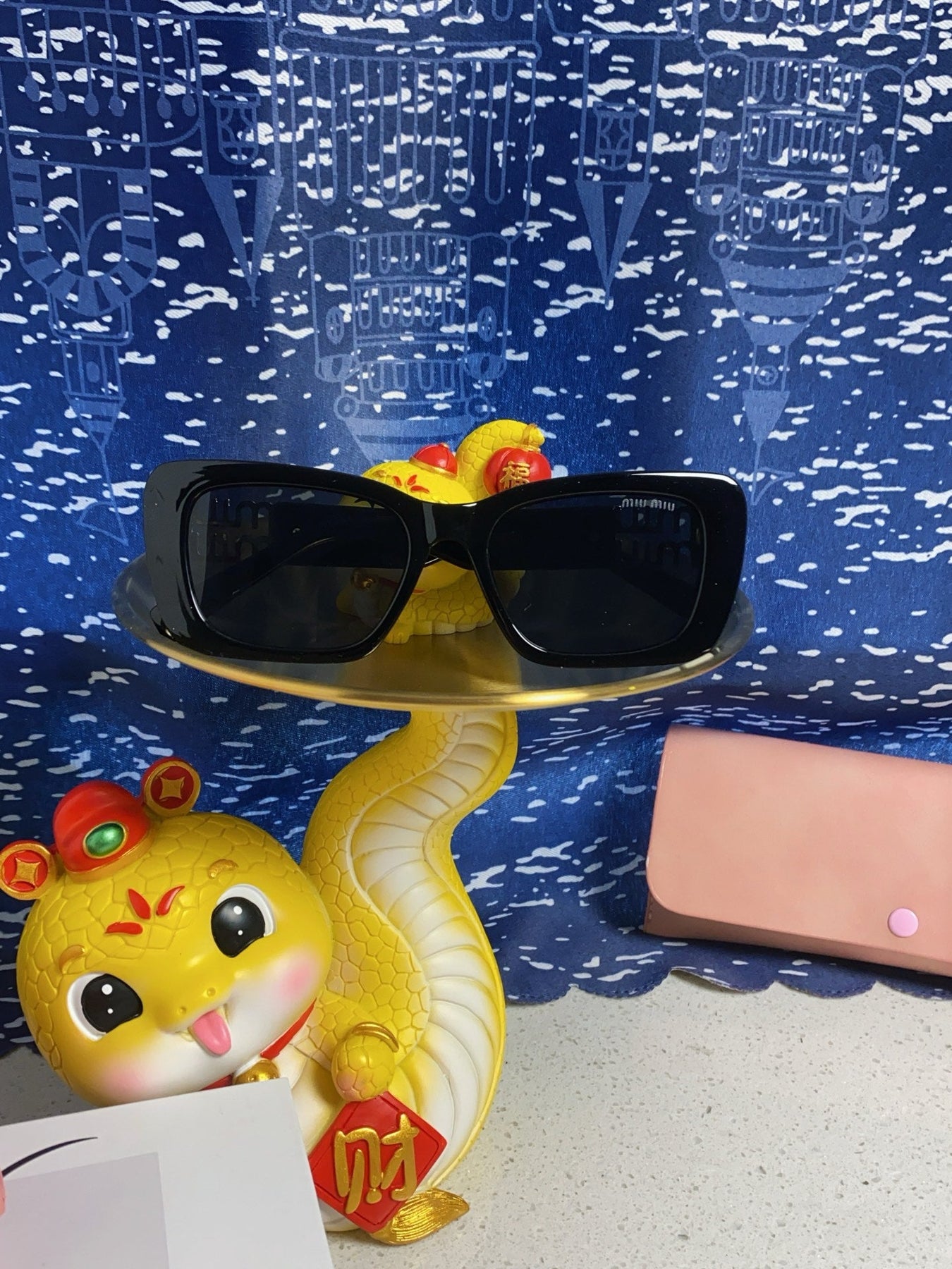 GLIMPSE SUNGLASSES 558348 IN BLACK ACETATE GOLD EMBOSSED LOGO