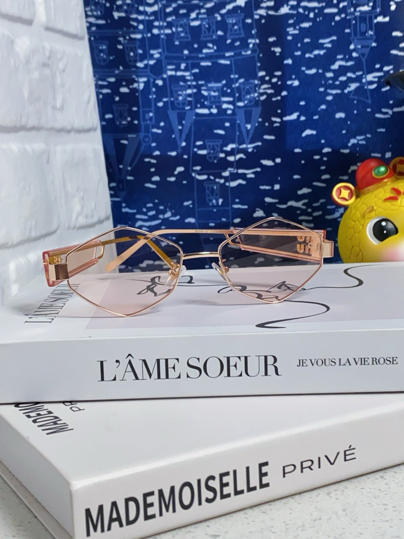 LOGO SUNGLASSES 560864 IN PINK CLEAR ACETATE GOLD METAL
