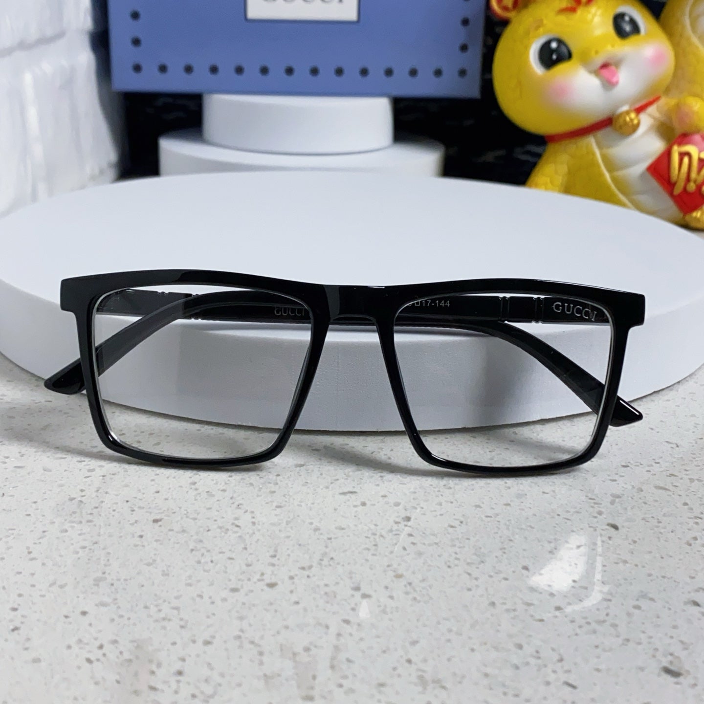 RECTANGULAR FRAME SUNGLASSES 563257 IN ACETATE