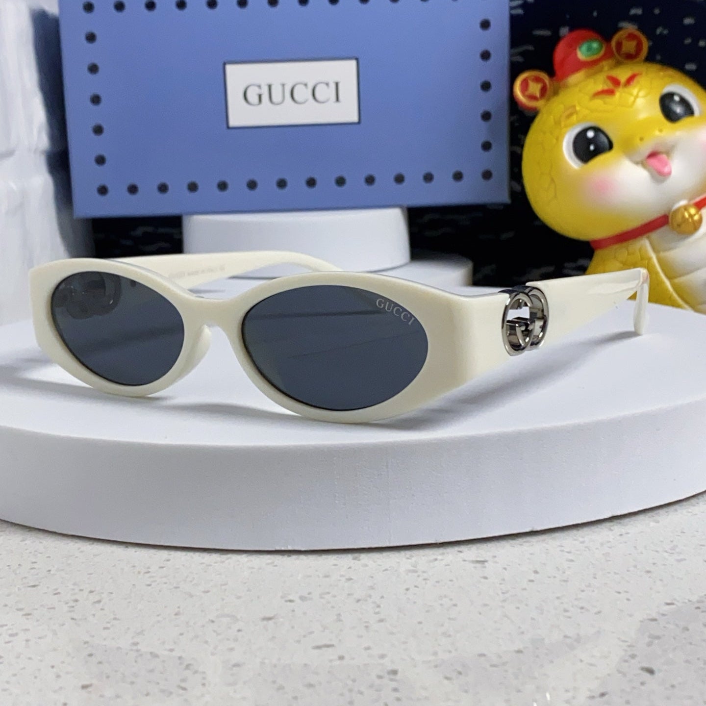 OVAL FRAME SUNGLASSES GG1662SA IN ACETATE