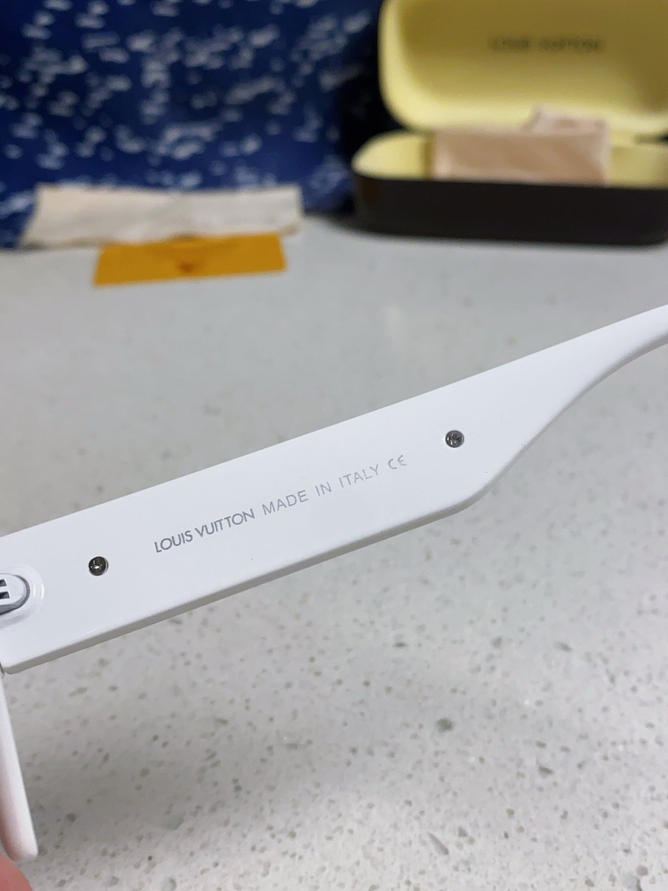 CAT EYE SUNGLASSES 576885 IN WHITE AND GOLD ACETATE