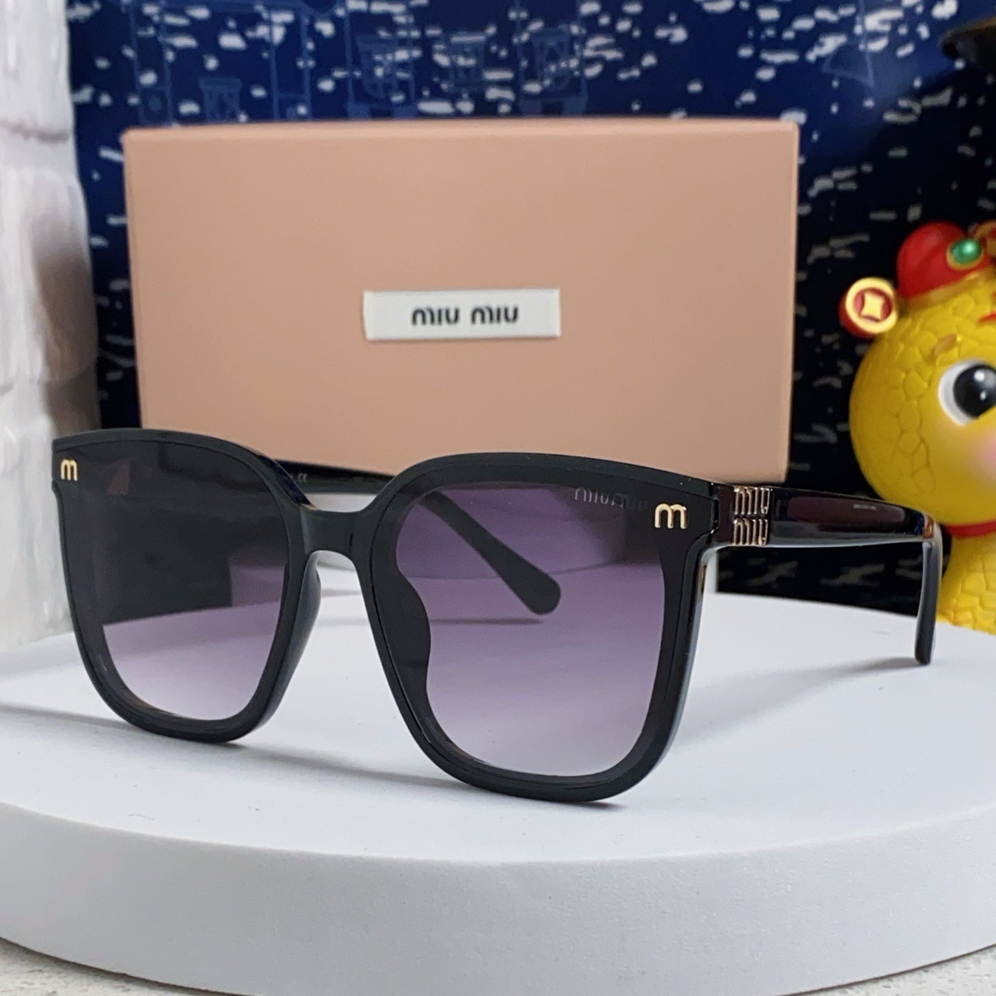 GLIMPSE SQUARE SUNGLASSES 554616 IN BLACK ACETATE GREY SMOKE LENS