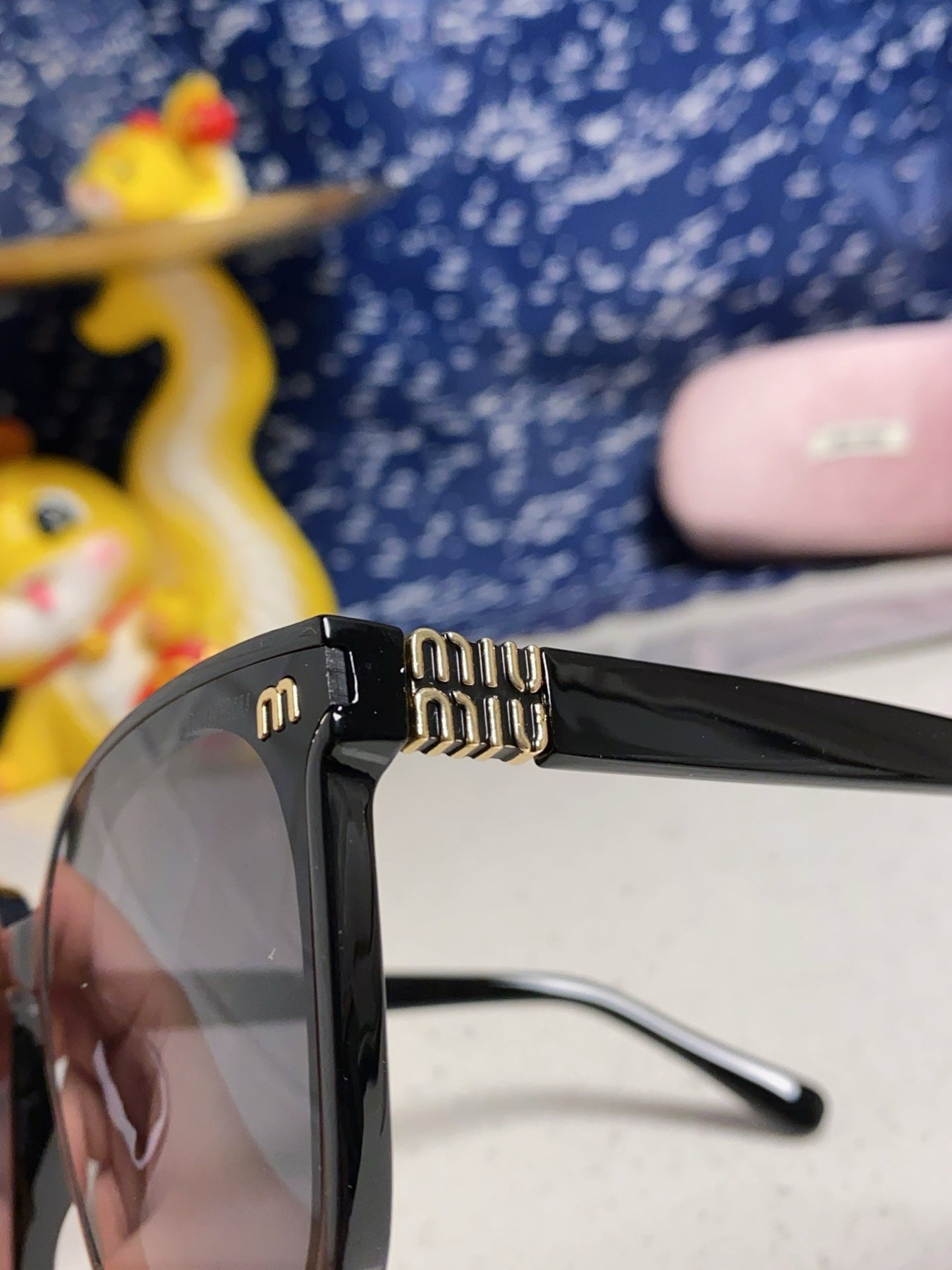 GLIMPSE SQUARE SUNGLASSES 554617 IN BLACK ACETATE BLACK LENS