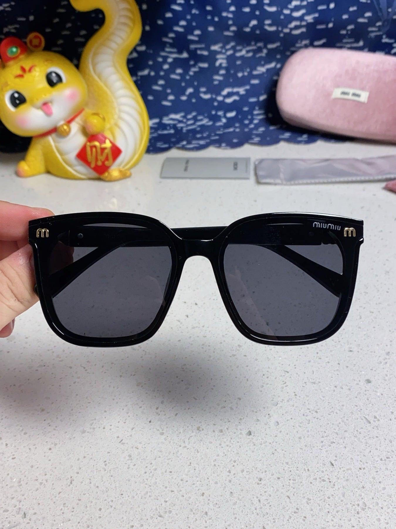 GLIMPSE SQUARE SUNGLASSES 554617 IN BLACK ACETATE BLACK LENS