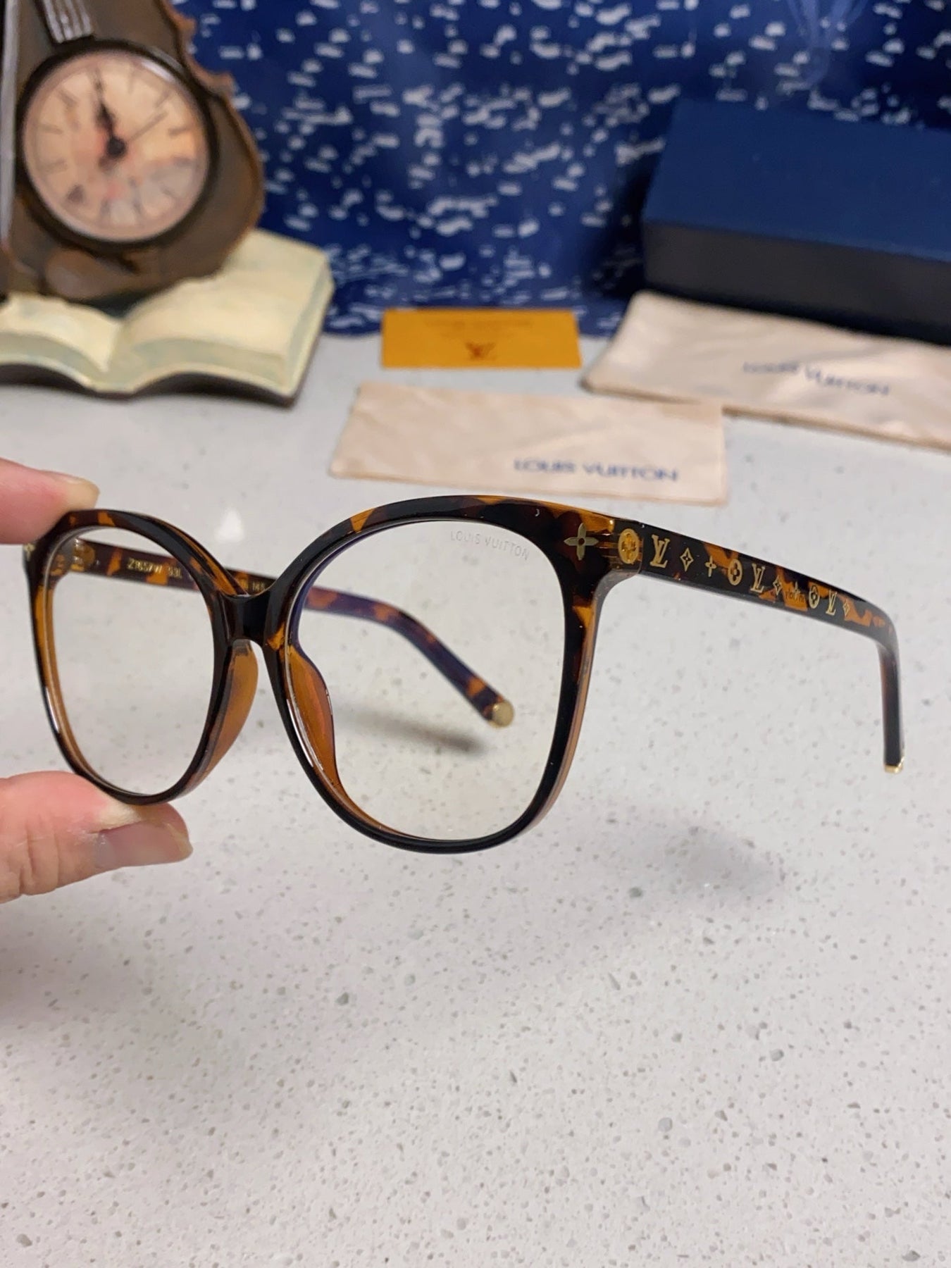 CAT EYE SUNGLASSES 573323 IN HAVANA ACETATE MONOGRAM LOGO