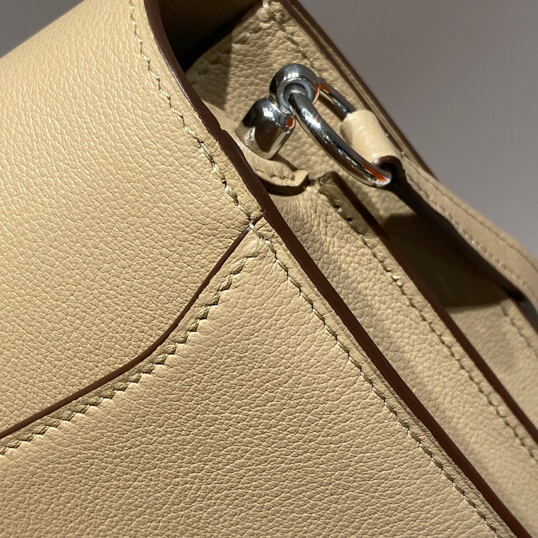 HM ROULIS 18 MINI BAG IN LIGHT BROWN CALFSKIN SILVER-TONE HARDWARE