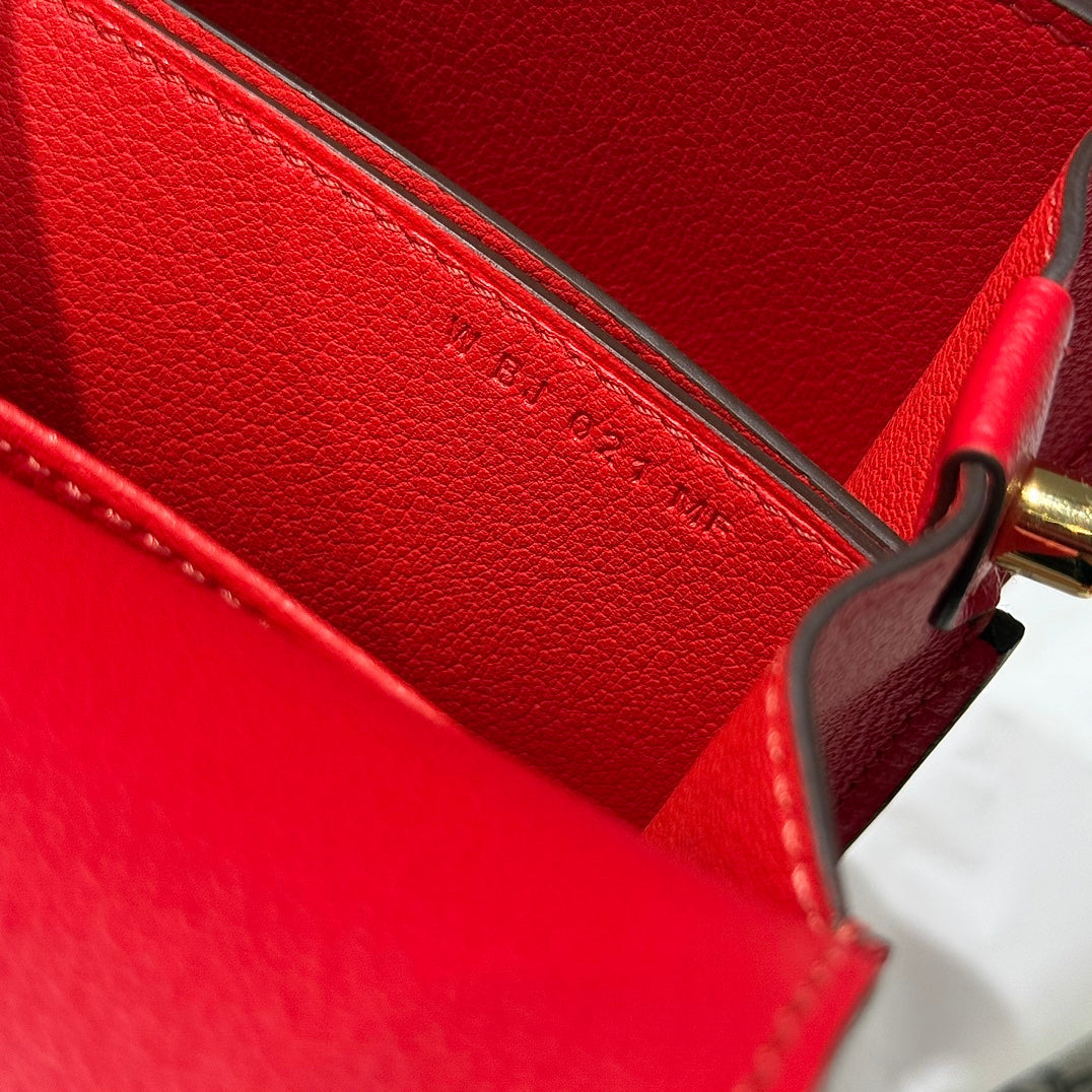 HM ROULIS 18 MINI BAG IN CARDINAL RED CALFSKIN GOLD-TONE HARDWARE
