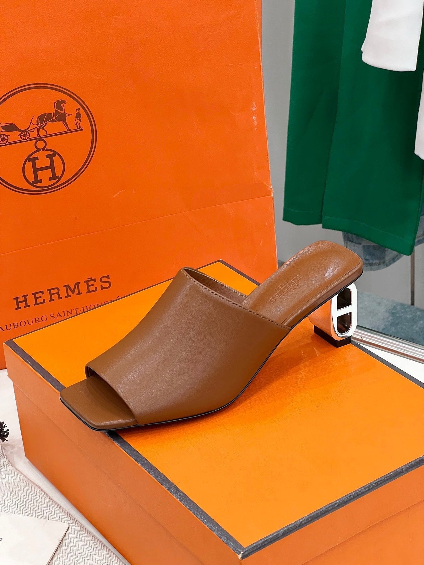 ICONIQUE 60 SANDAL IN BRONZE BROWN CALFSKIN