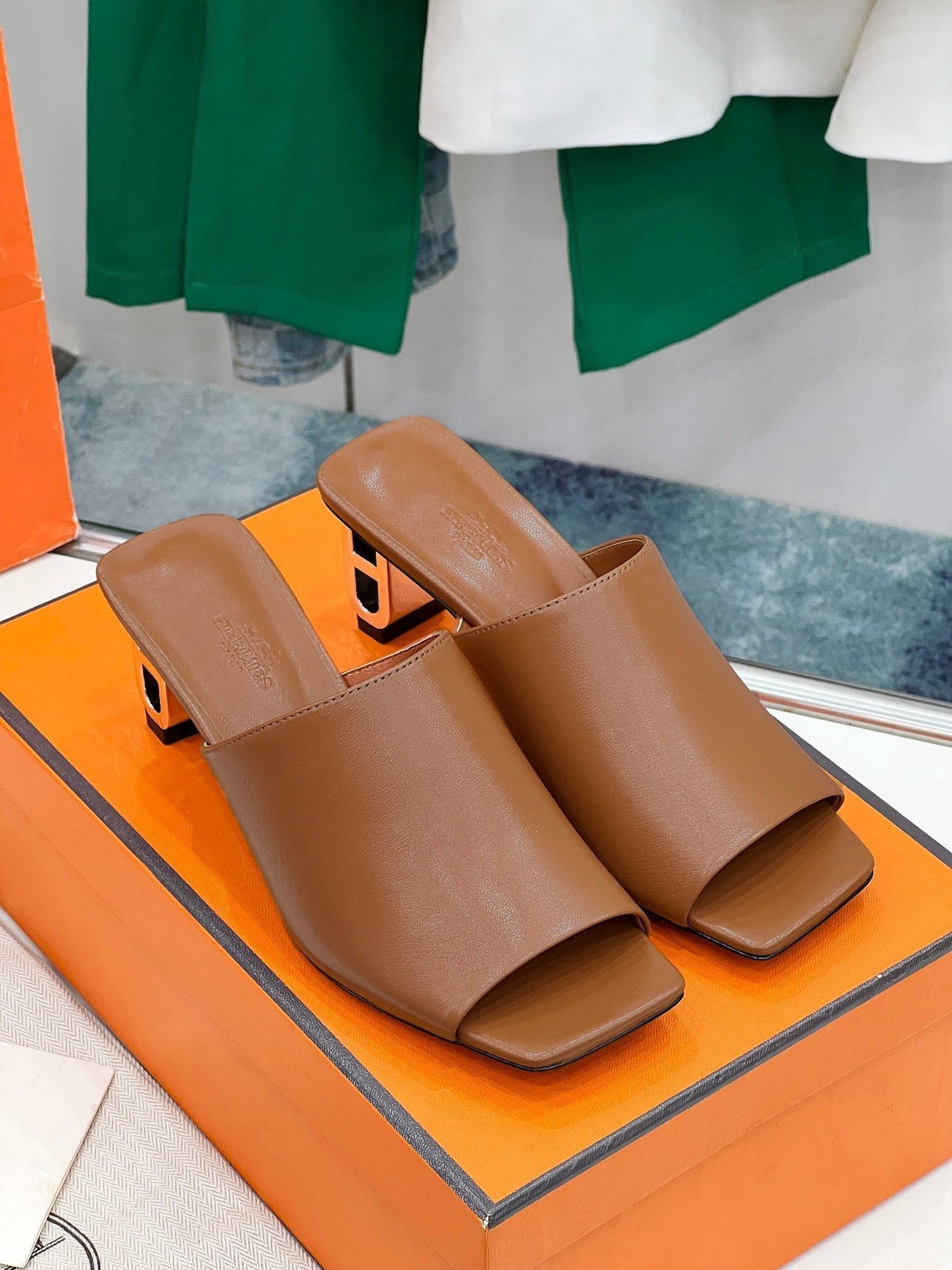 ICONIQUE 60 SANDAL IN BRONZE BROWN CALFSKIN