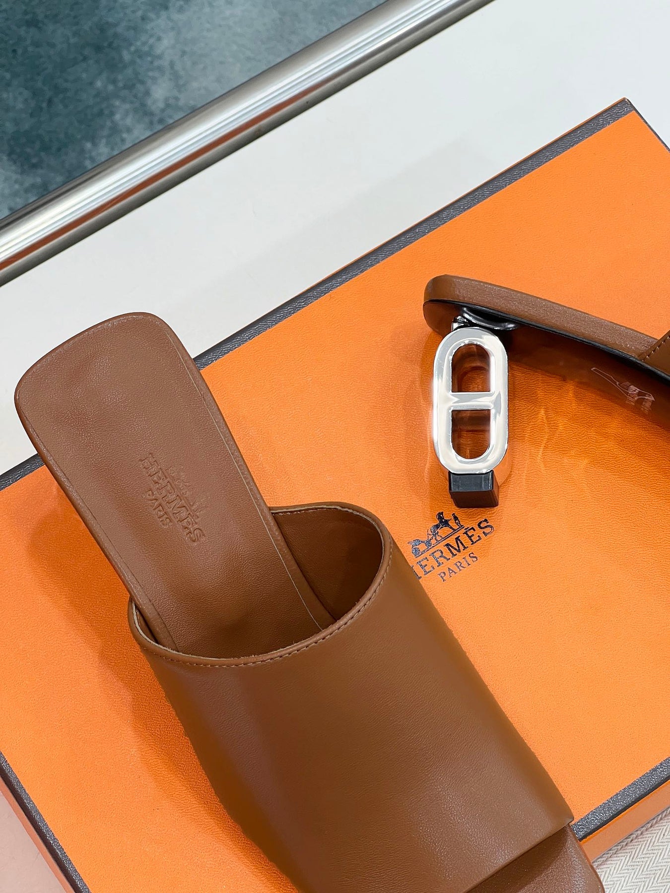 ICONIQUE 60 SANDAL IN BRONZE BROWN CALFSKIN