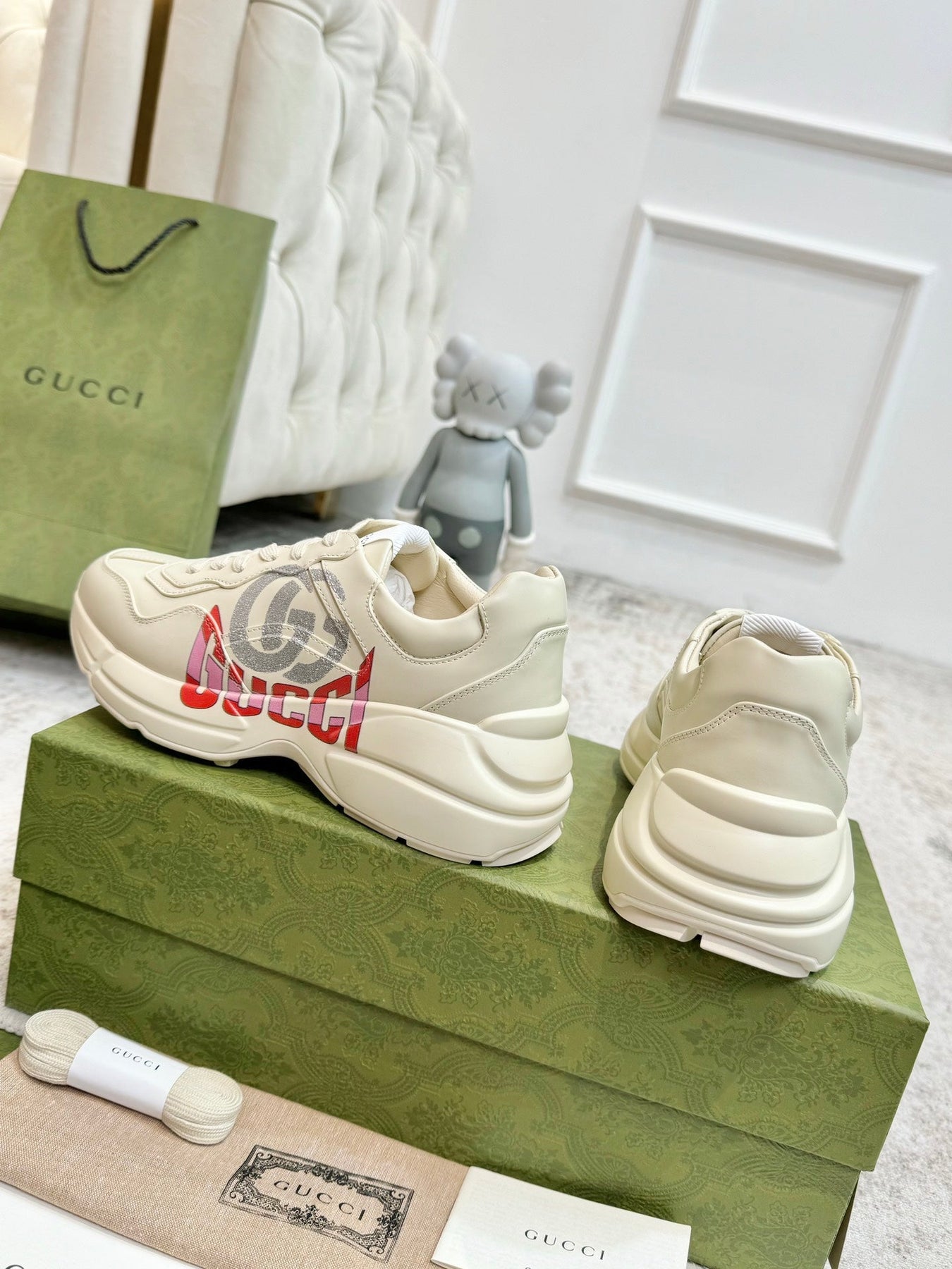 GG RHYTON TRAINER WHITE LAMBSKIN WITH H LETTER