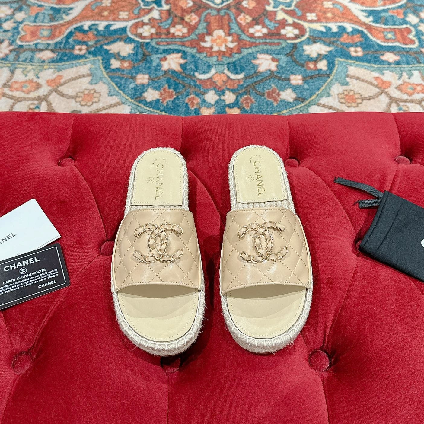 FLAT SLIPPERS IN BEIGE CREAM LAMBSKIN AND WOVEN WITH LOGO