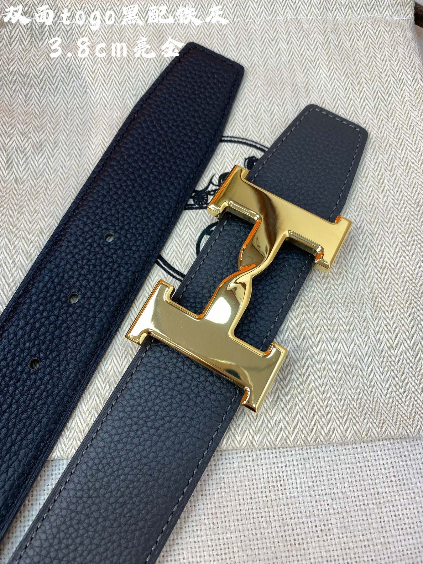 HM H BELT BUCKLE & REVERSIBLE BLACK LEATHER STRAP 38MM GOLD HARDWARE