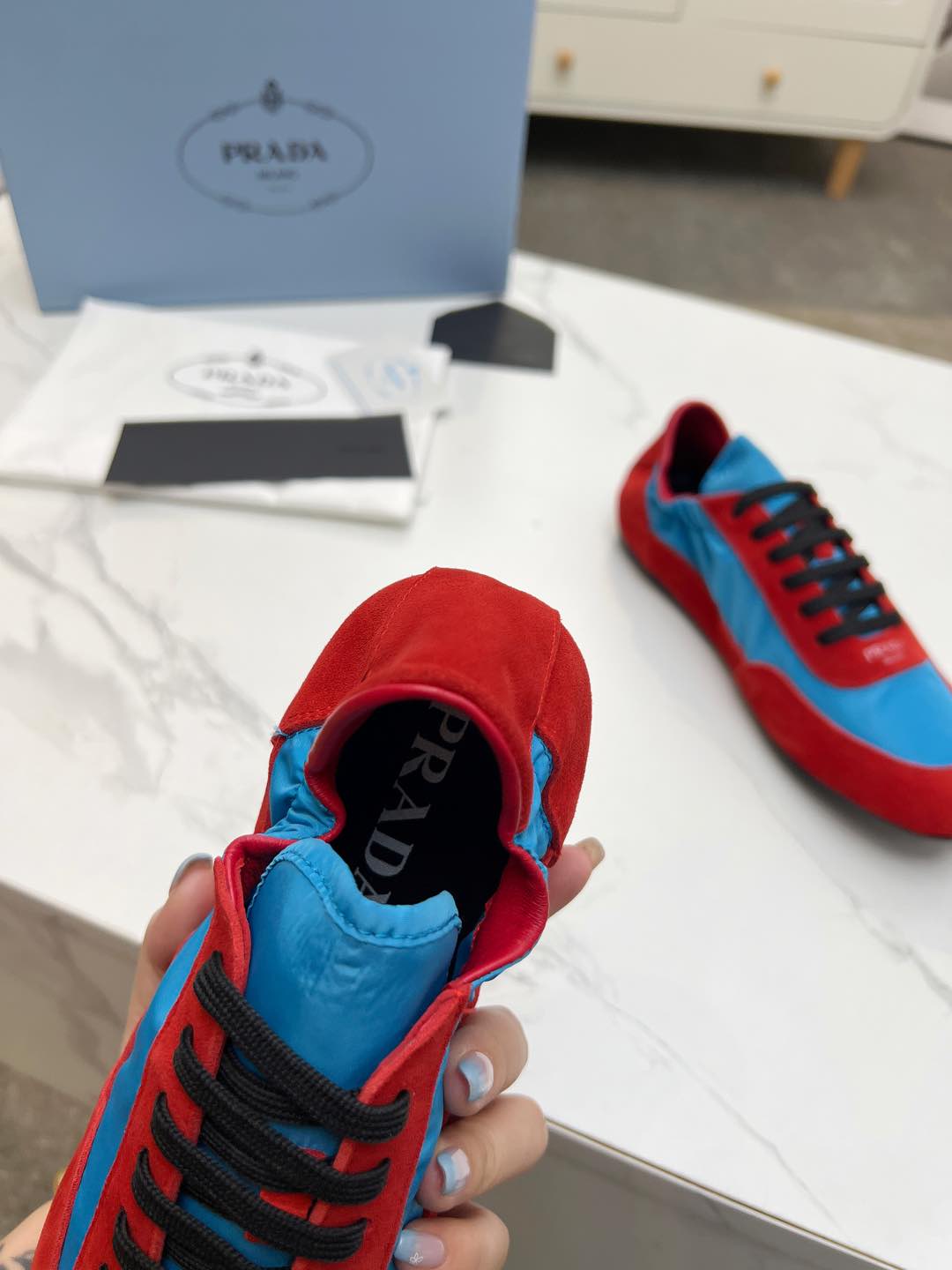 COLLAPSE SNEAKERS IN RED SUEDE AND SKY BLUE NYLON