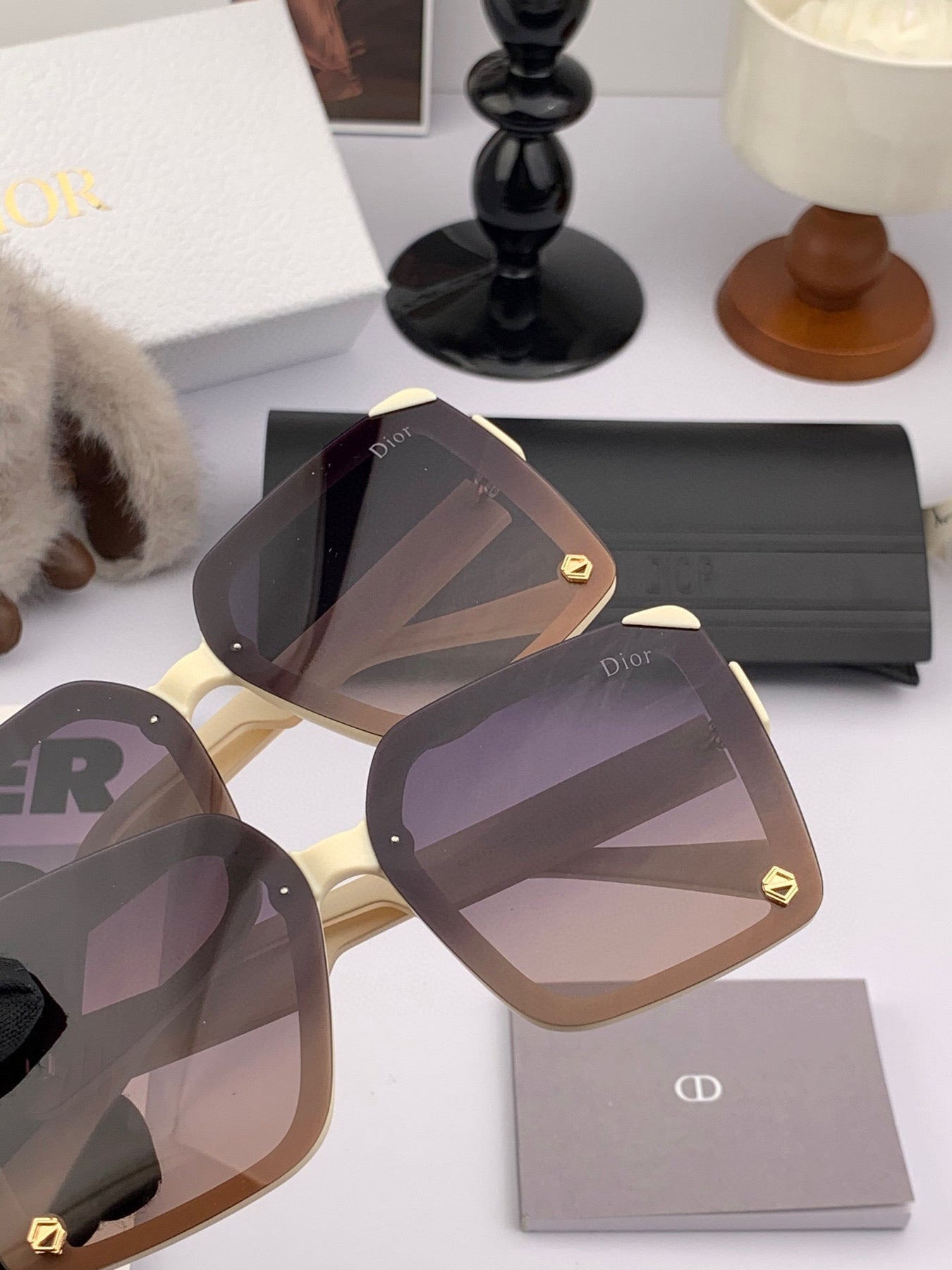 MONTAIGNE SUNGLASS D7191 IN ACETATE