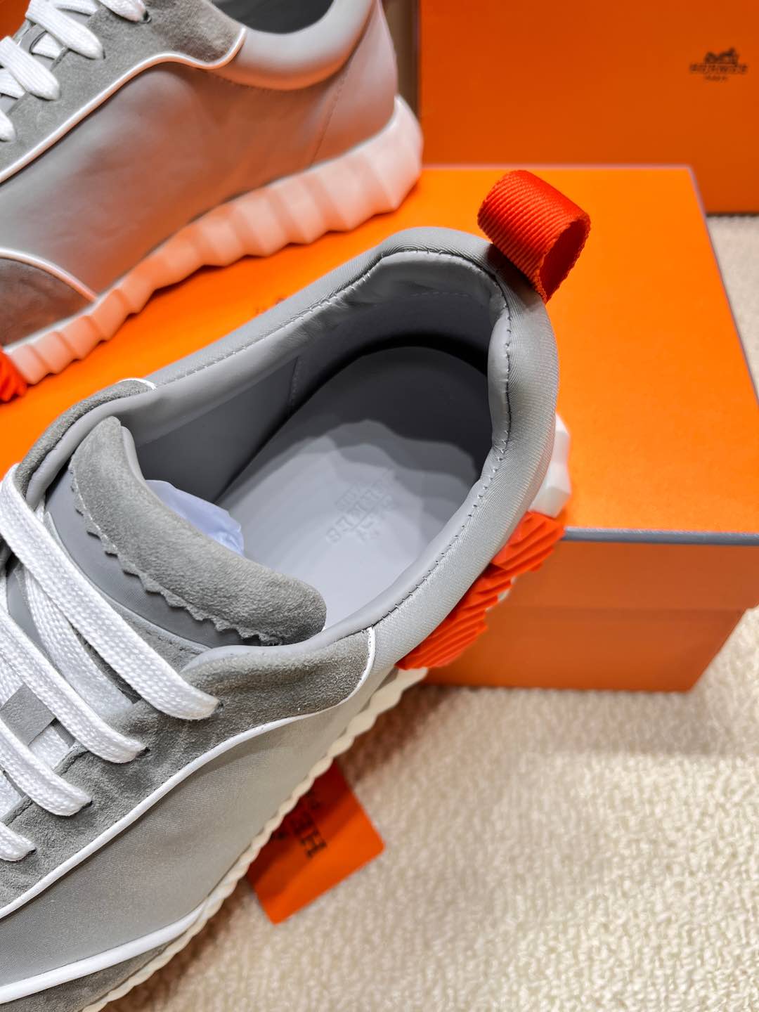 BOUNCING SNEAKER IN SMOKE GRAY SUEDE AND CALFSKIN