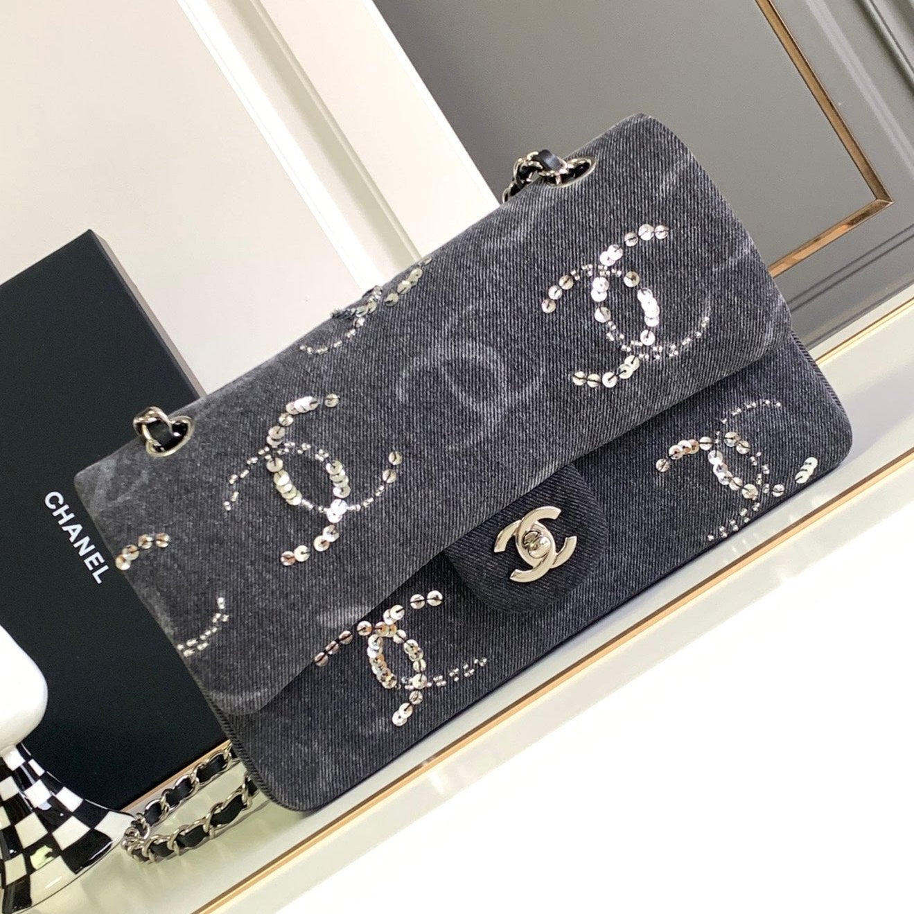 CC 25 FLAP BAG IN BLACK DENIM WITH STRAP