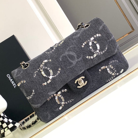 CC 25 FLAP BAG IN BLACK DENIM WITH STRAP