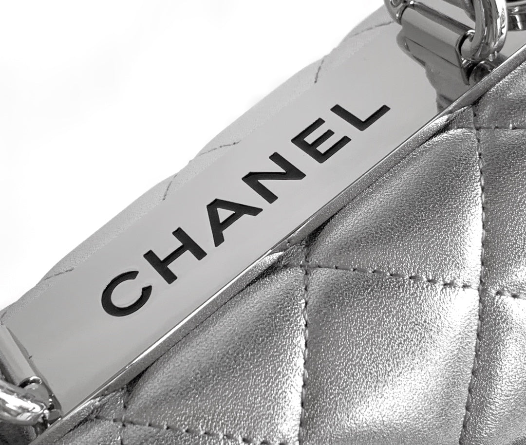 CC MINI 19 FLAP BAG IN SILVER CALFSKIN