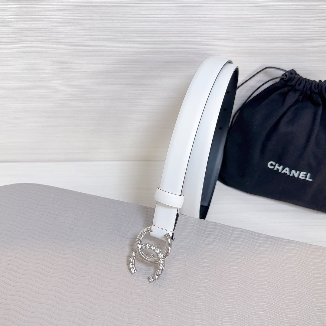 CC BELT 20 MM IN WHITE SMOOTH CALFSKIN SILVER HARDWARE ATTACH RHINSTONE