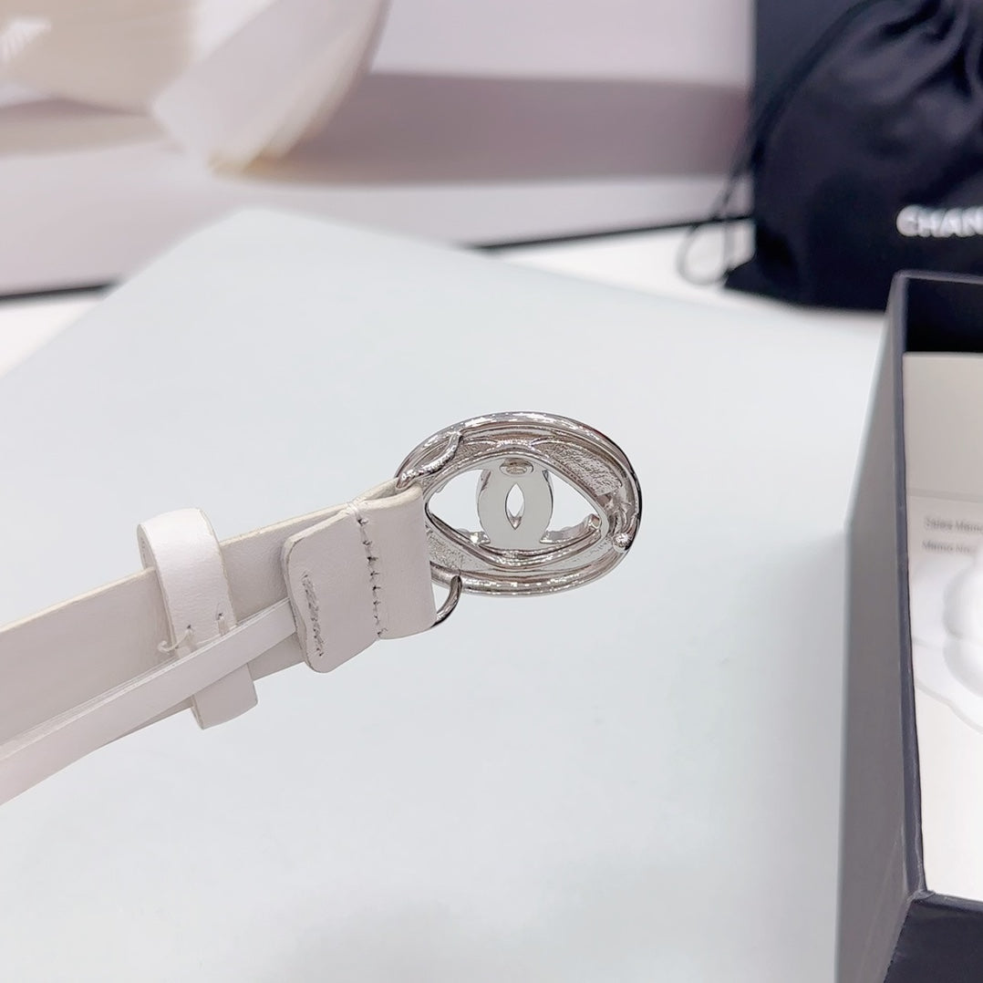 CC 30MM BELT IN WHITE CALFSKIN SILVER HARDWARE ATTACH PEARLS