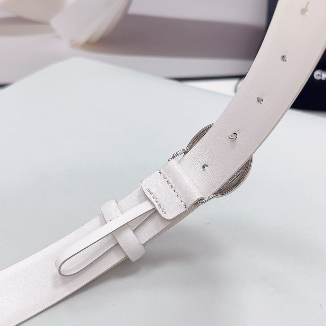 CC 30MM BELT IN WHITE CALFSKIN SILVER HARDWARE ATTACH PEARLS