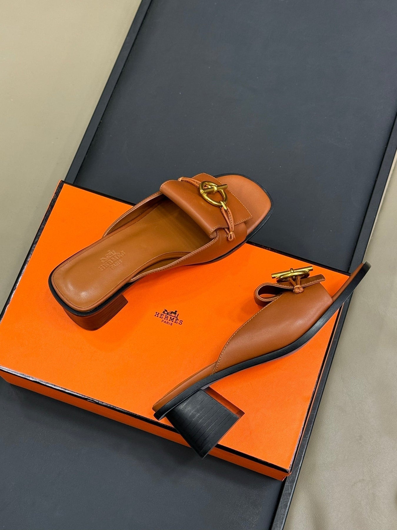 ISLE SANDAL IN BRONZE BROWN CALFSKIN