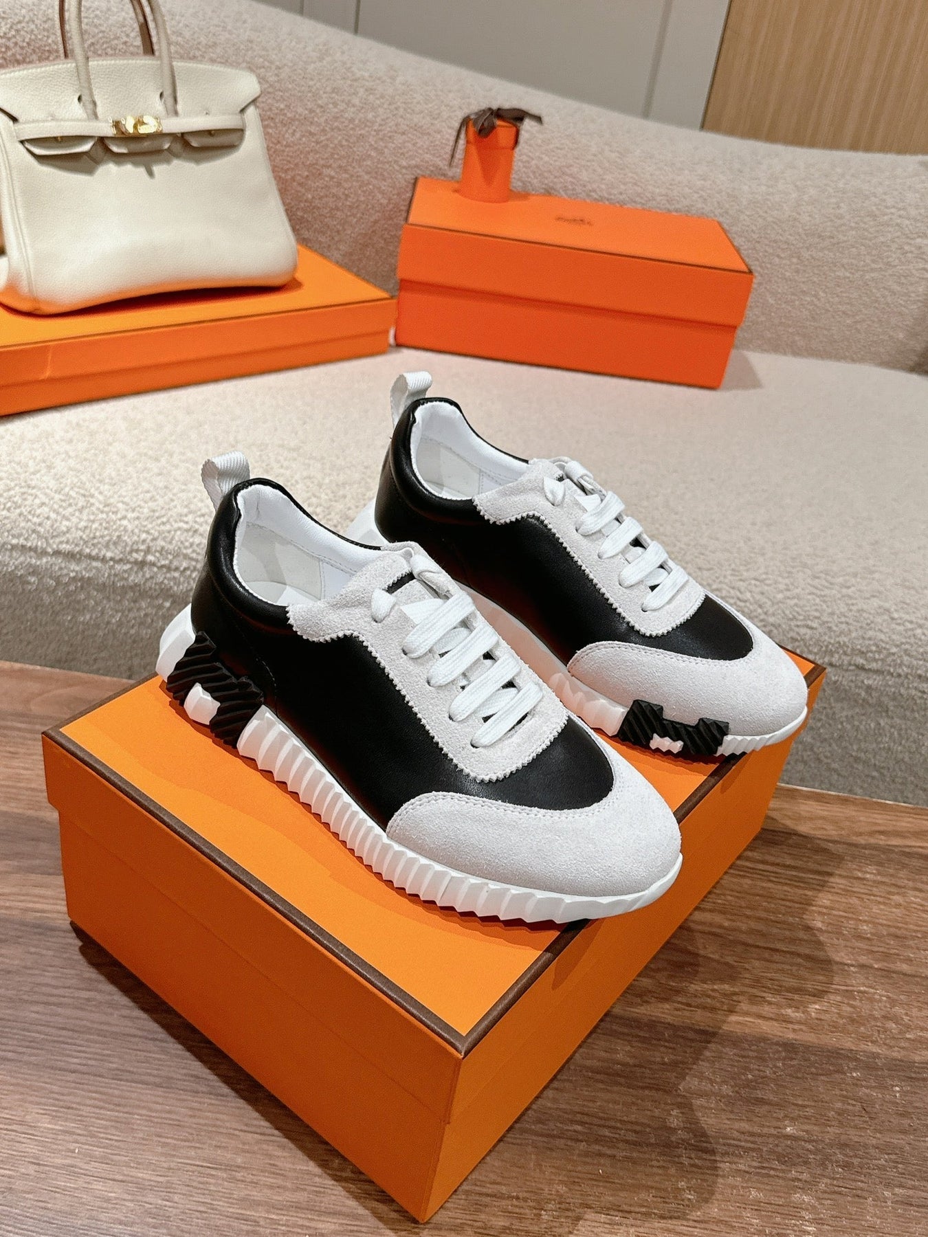 MAINLAND SNEAKER IN PALE GRAY SUEDE AND BLACK CALFSKIN