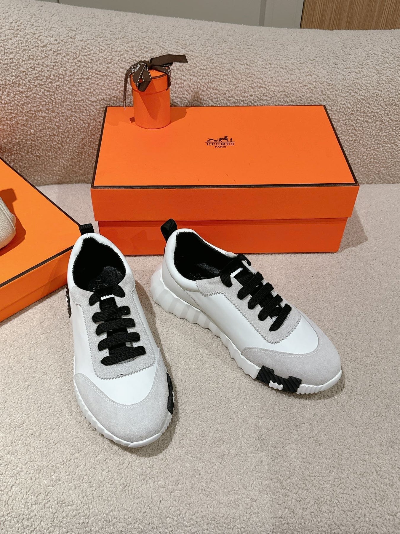 MAINLAND SNEAKER IN PALE GRAY SUEDE AND WHITE CALFSKIN