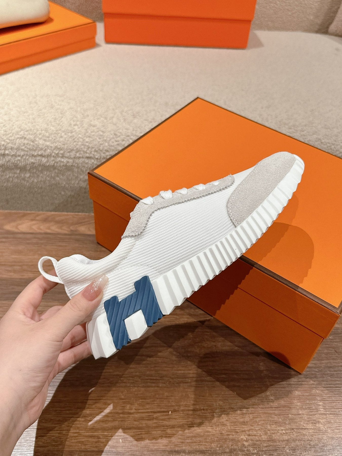 MAINLAND SNEAKER IN PALE GRAY SUEDE AND WHITE BREATHABLE MESH FABRIC 959352