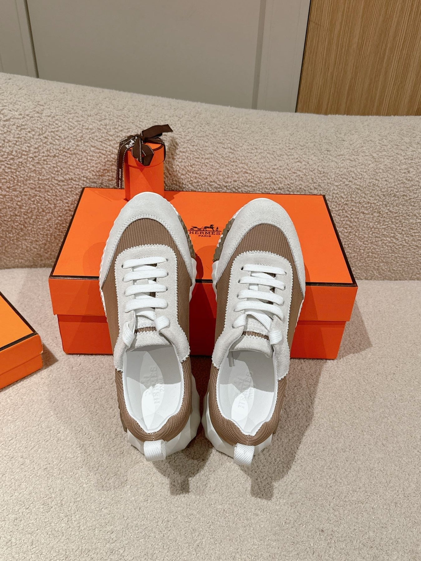 MAINLAND SNEAKER IN PALE GRAY SUEDE AND LIGHT BROWN BREATHABLE MESH FABRIC