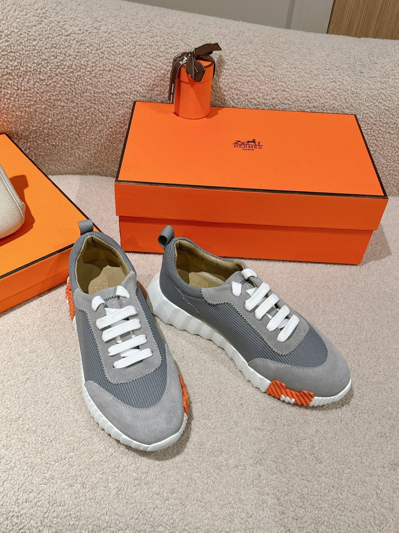 MAINLAND SNEAKER IN ASH GRAY SUEDE AND SHARK GRAY BREATHABLE MESH FABRIC