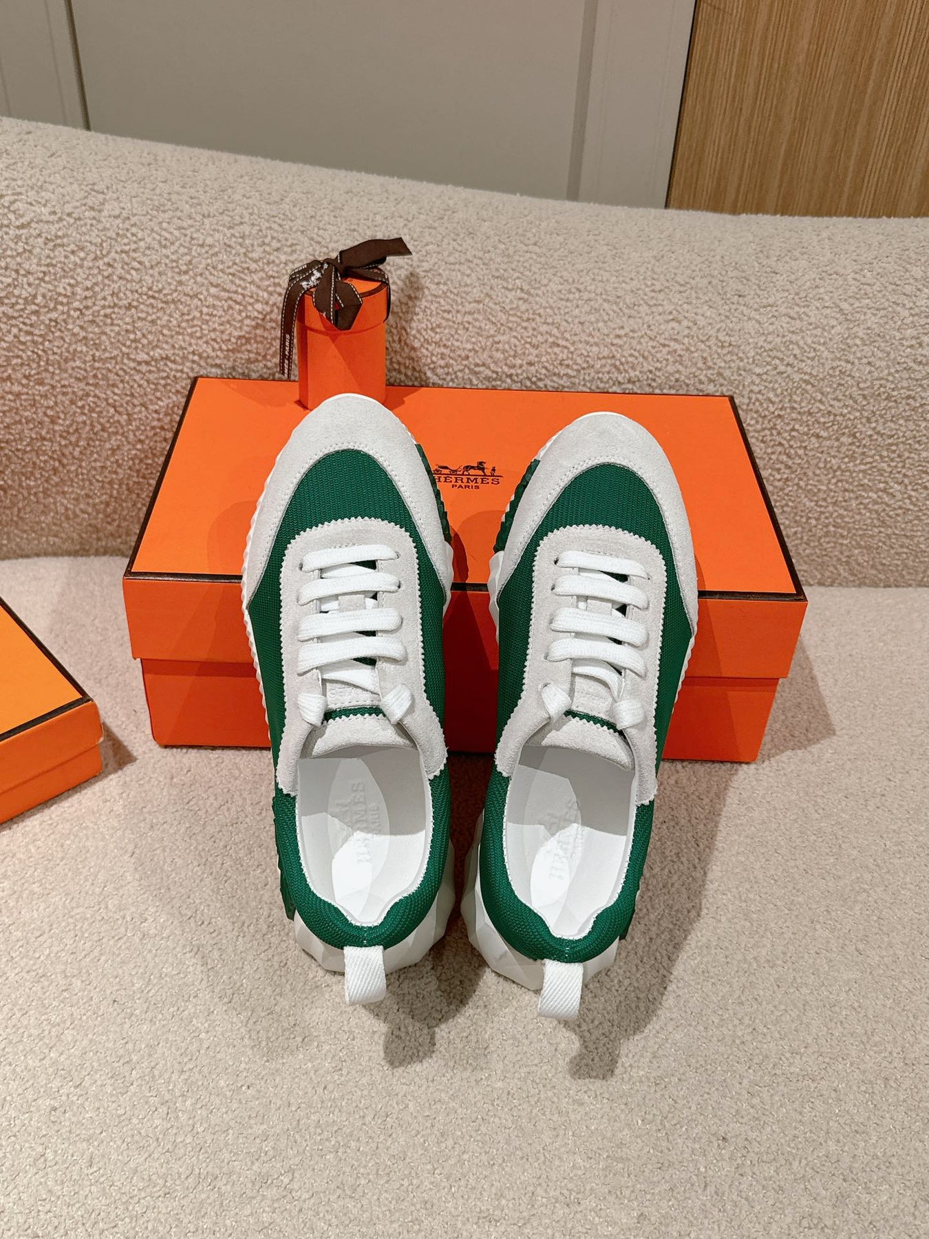 MAINLAND SNEAKER IN PALE GRAY SUEDE AND FOREST GREEN BREATHABLE MESH FABRIC