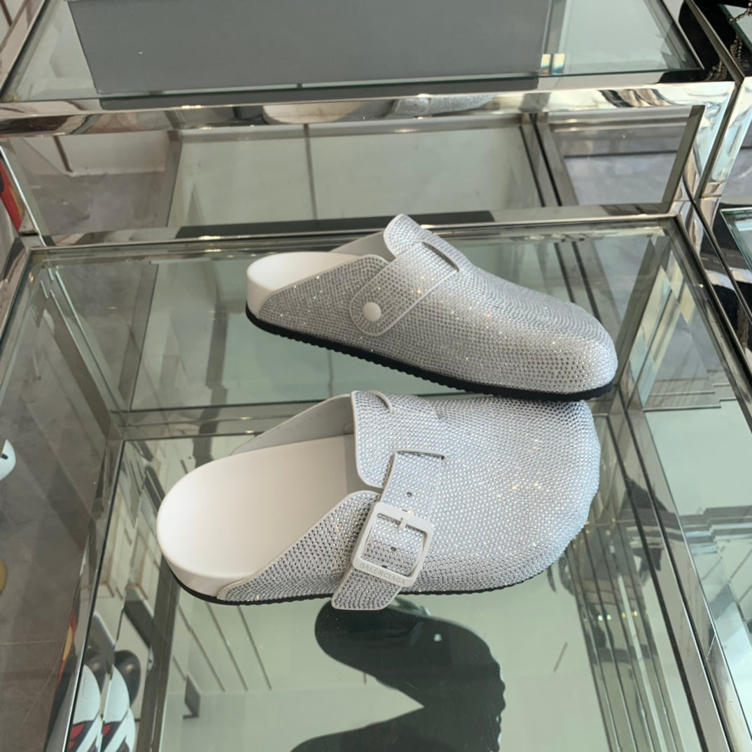 BIRKENSTOCK CLOG ATTACHED RHINESTONES IN WHITE CALFSKIN