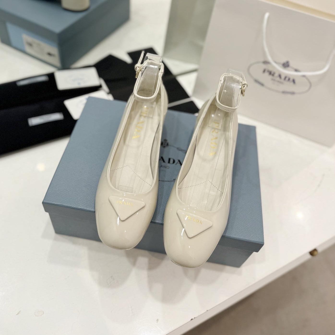 PRA NAPPA MARY JANE PUMPS CREAMY WHITE LAMBSKIN