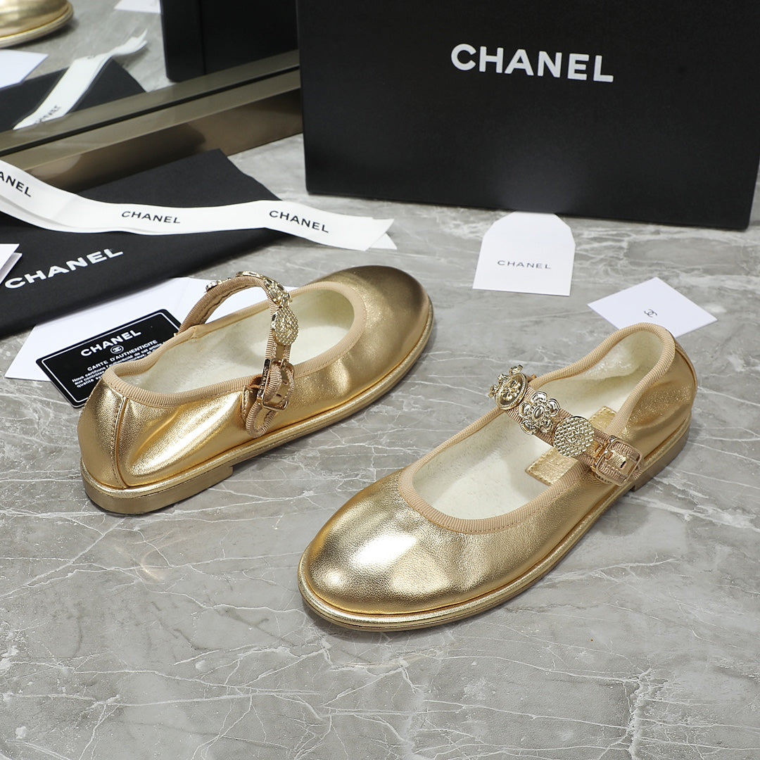 MARY JANE GOLDEN SHEEPSKIN