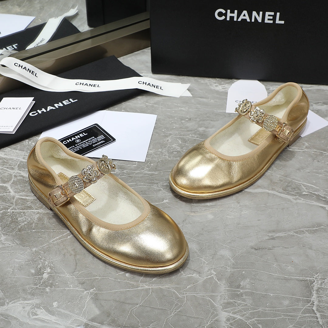 MARY JANE GOLDEN SHEEPSKIN