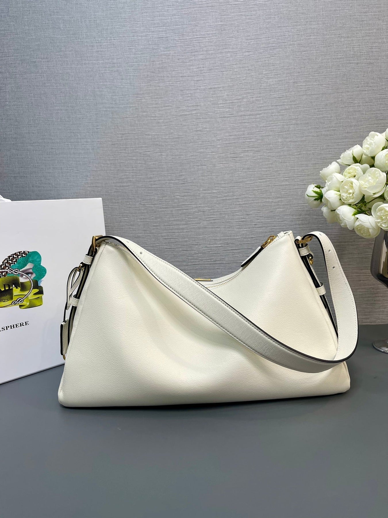 LARGE HOBO BAG 39 IN WHITE SOFT LAMBSKIN