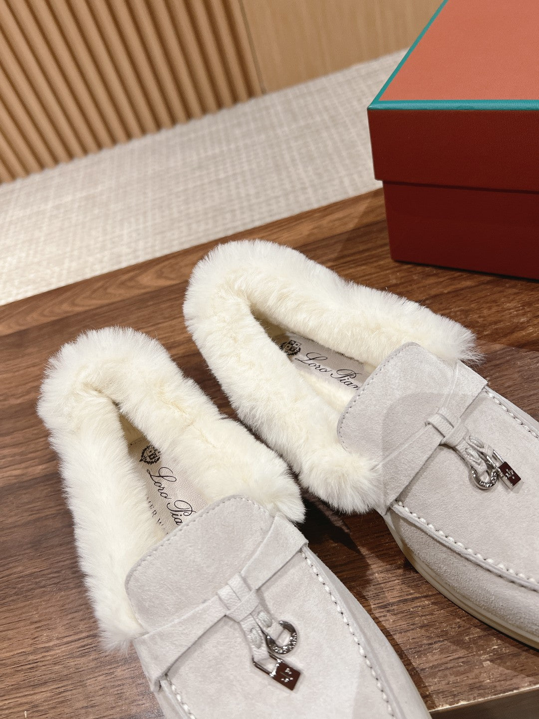 LP SUMMER CHARMS WALK LOAFERS LIGHT GRAY FLEECE