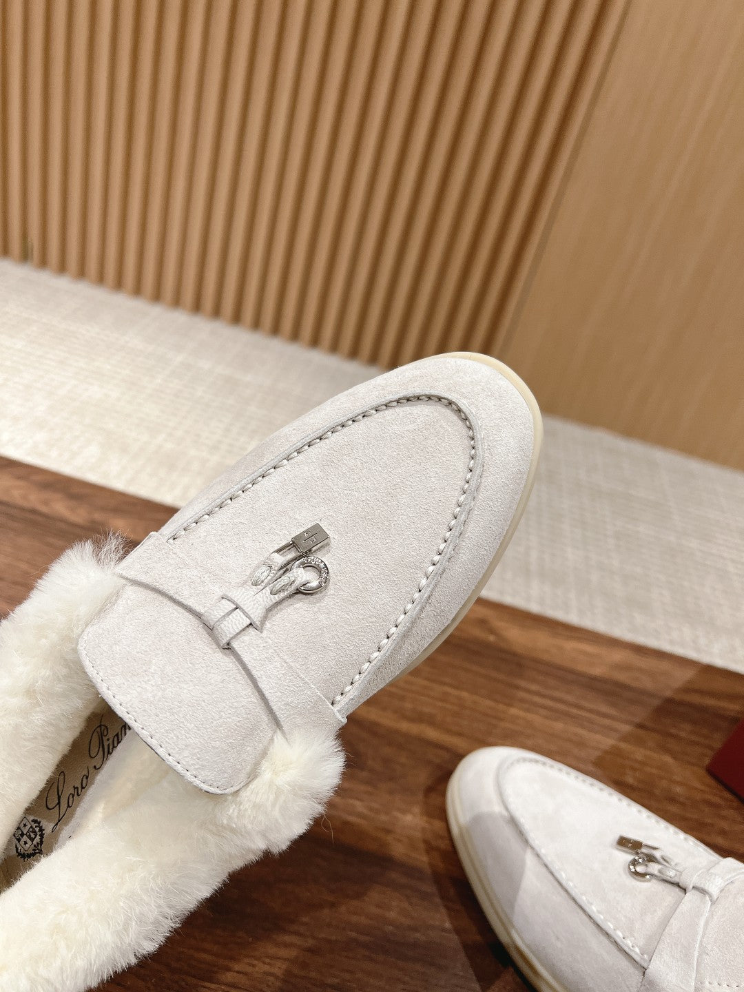 LP SUMMER CHARMS WALK LOAFERS LIGHT GRAY FLEECE