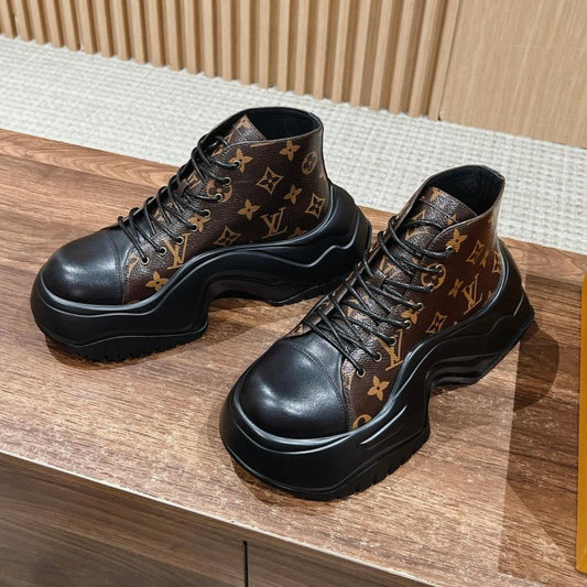 LV WOMEN CHELSEA BOOT IN BLACK MIX CHOCOLATE BROWN MONOGRAM CALFSKIN